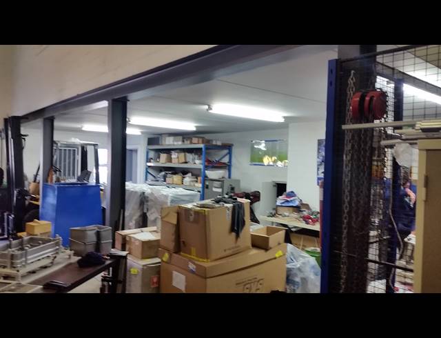 242M² WAREHOUSE TO LET IN CAPRICORN